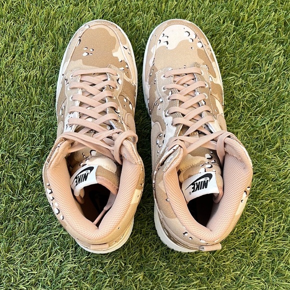 Nike Dunk High - Picture 3 of 5